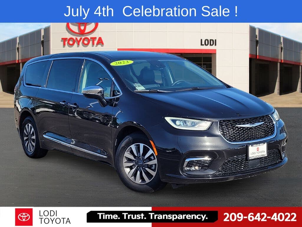 2023 Chrysler Pacifica Plug-In Hybrid Hybrid Limited
