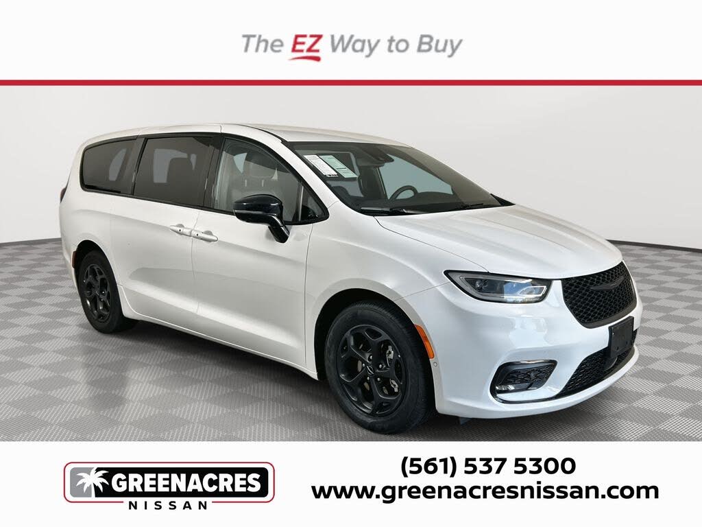 2024 Chrysler Pacifica Plug-In Hybrid Road Tripper PHEV