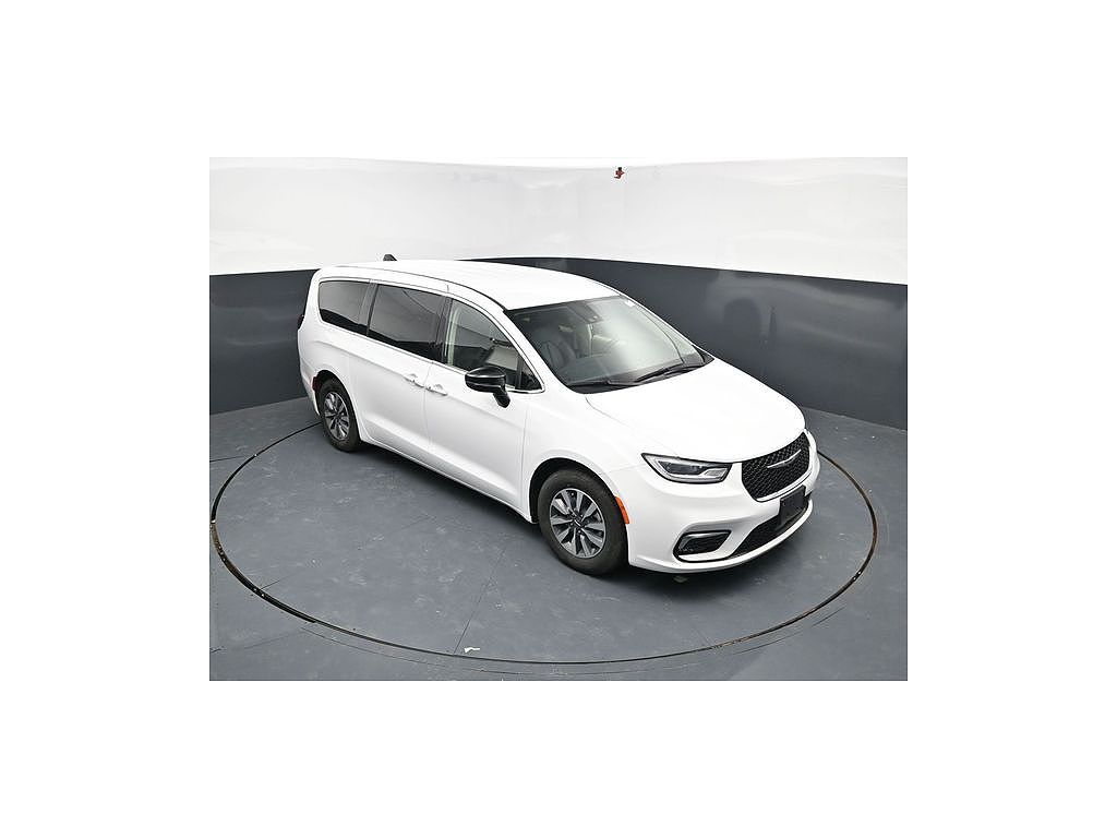 2024 Chrysler Pacifica Hybrid Select