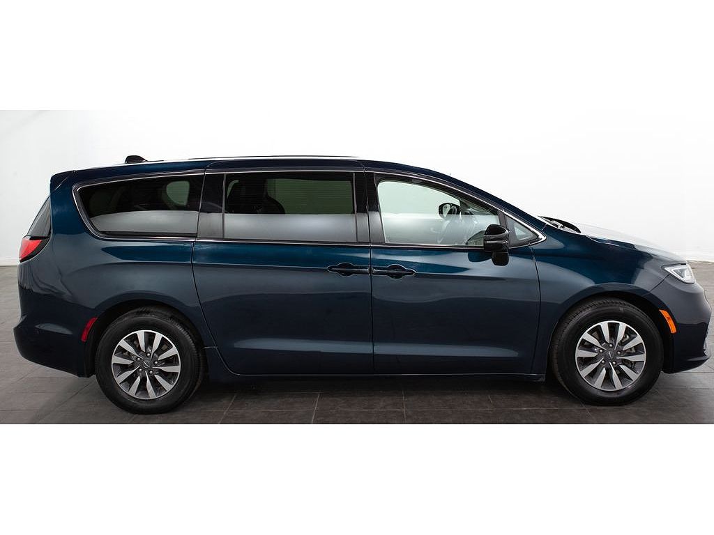 2024 Chrysler Pacifica Hybrid Select