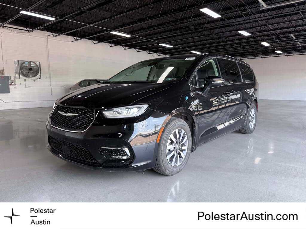 2024 Chrysler Pacifica Plug-In Hybrid Road Tripper PHEV