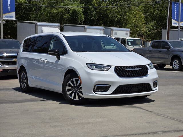 2024 Chrysler Pacifica Plug-In Hybrid Road Tripper PHEV