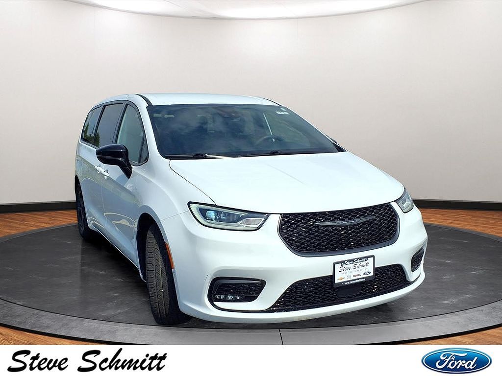 2024 Chrysler Pacifica Plug-In Hybrid Select