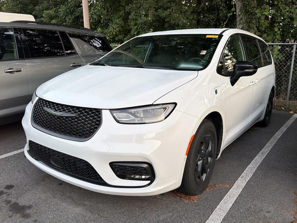 2024 Chrysler Pacifica Plug-In Hybrid Road Tripper PHEV