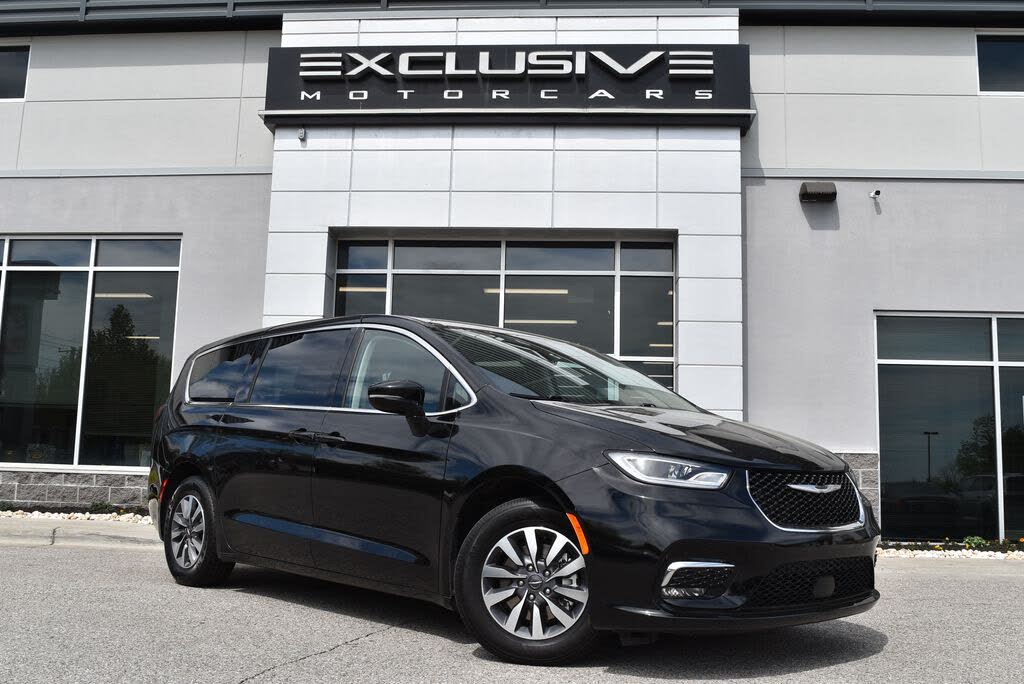 2024 Chrysler Pacifica Plug-In Hybrid Road Tripper PHEV