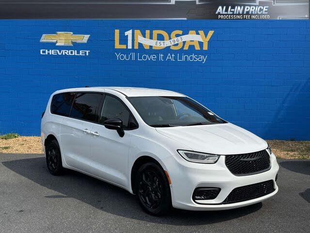 2024 Chrysler Pacifica Plug-In Hybrid Road Tripper PHEV