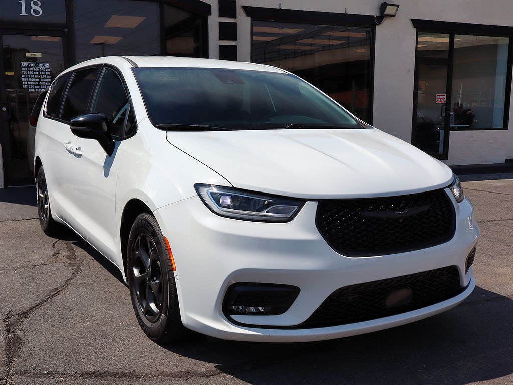 2024 Chrysler Pacifica Plug-In Hybrid Select