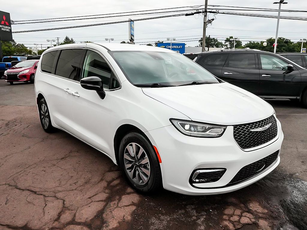 2024 Chrysler Pacifica Plug-In Hybrid Select