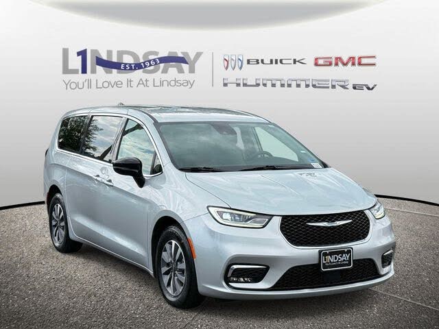 2024 Chrysler Pacifica Plug-In Hybrid Road Tripper PHEV