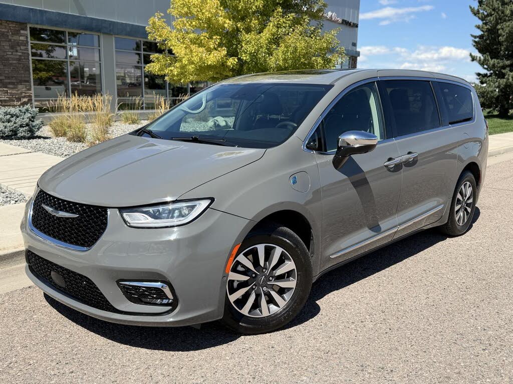2023 Chrysler Pacifica Plug-In Hybrid Hybrid Limited