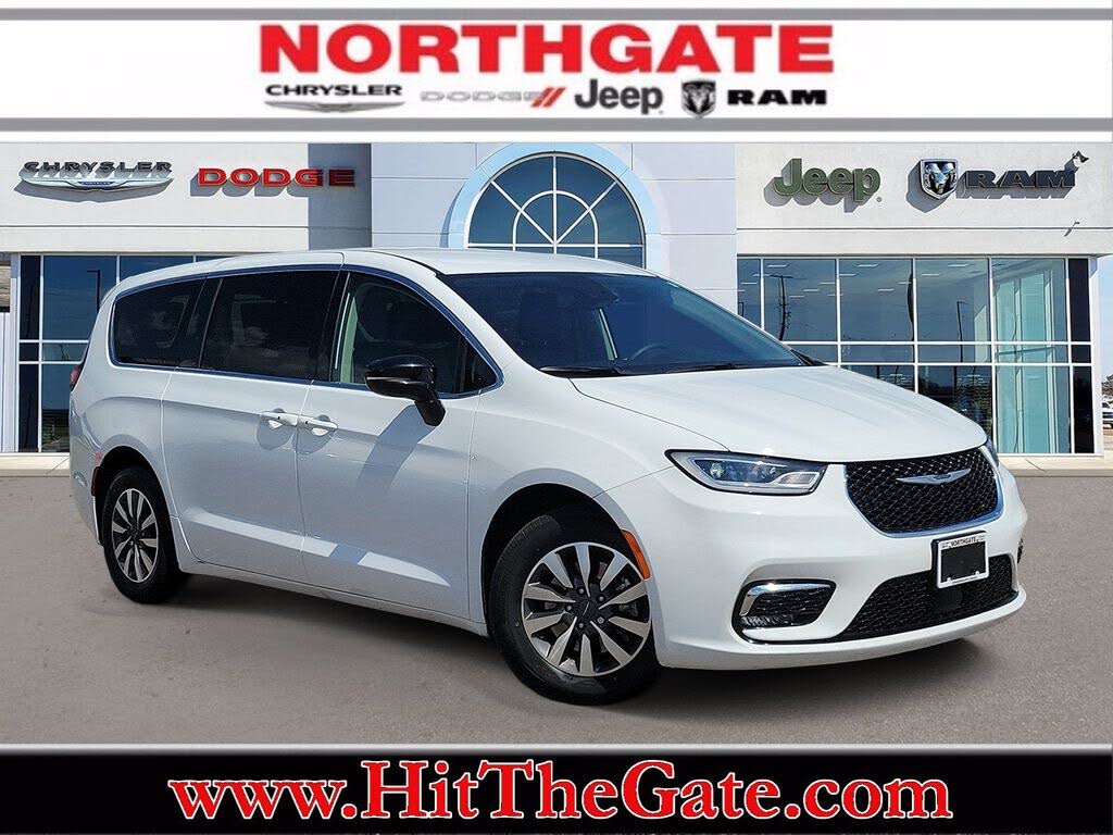 2024 Chrysler Pacifica Plug-In Hybrid Road Tripper PHEV