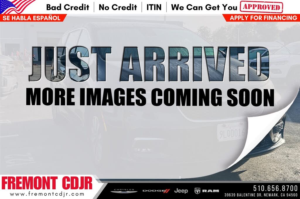 2024 Chrysler Pacifica Road Tripper PHEV listing photo