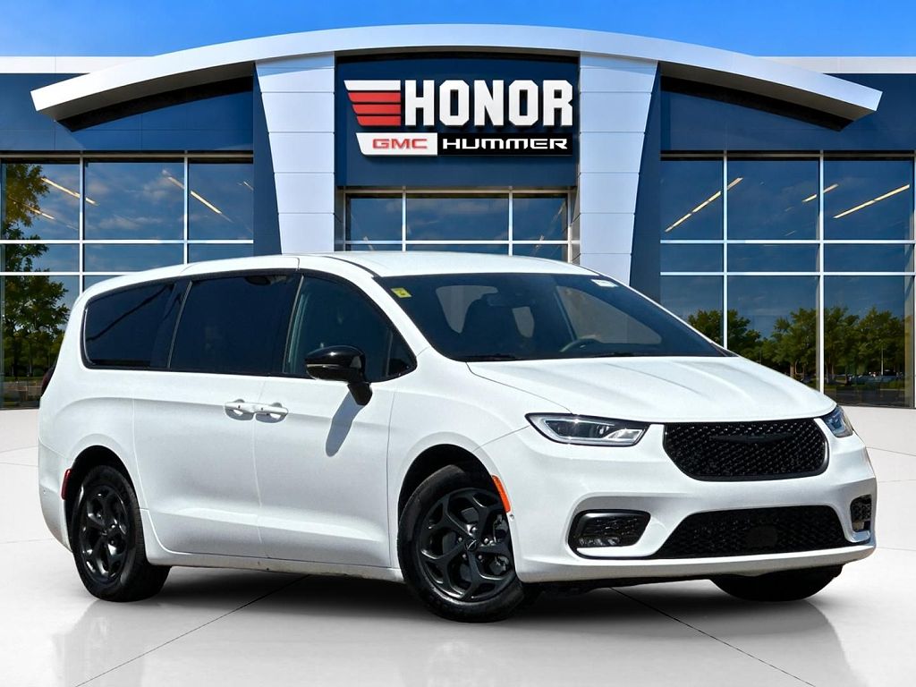 2024 Chrysler Pacifica Hybrid Select