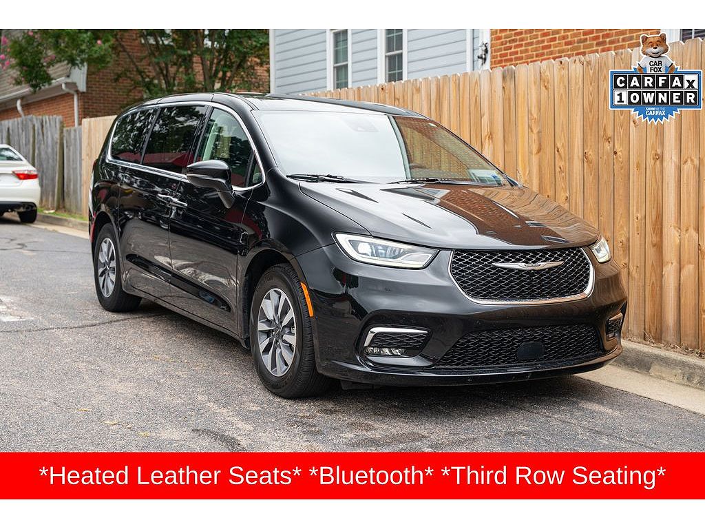 2024 Chrysler Pacifica Hybrid Select