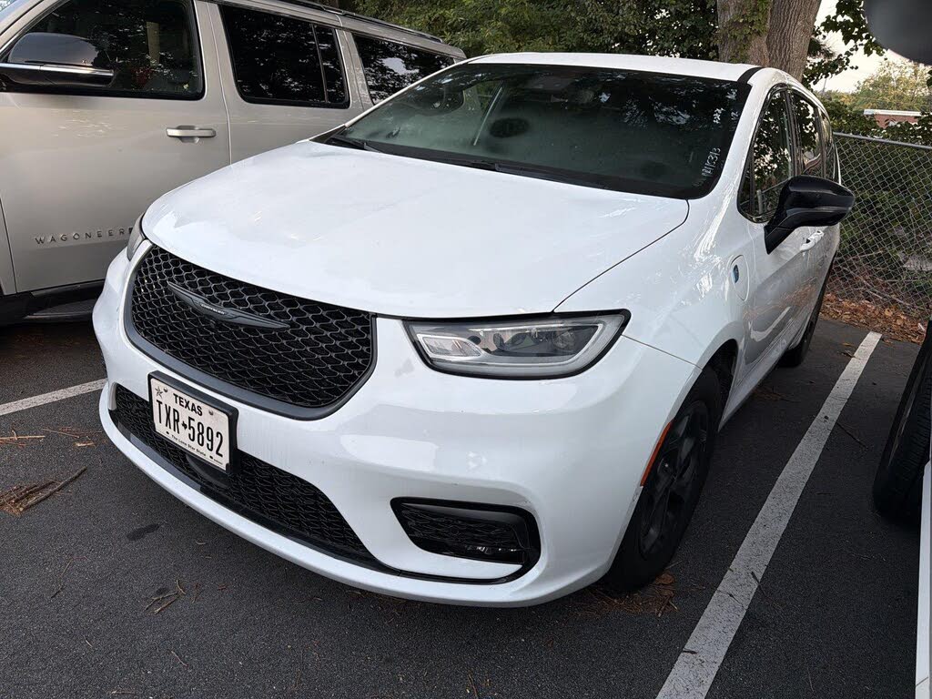 2024 Chrysler Pacifica Plug-In Hybrid Road Tripper PHEV