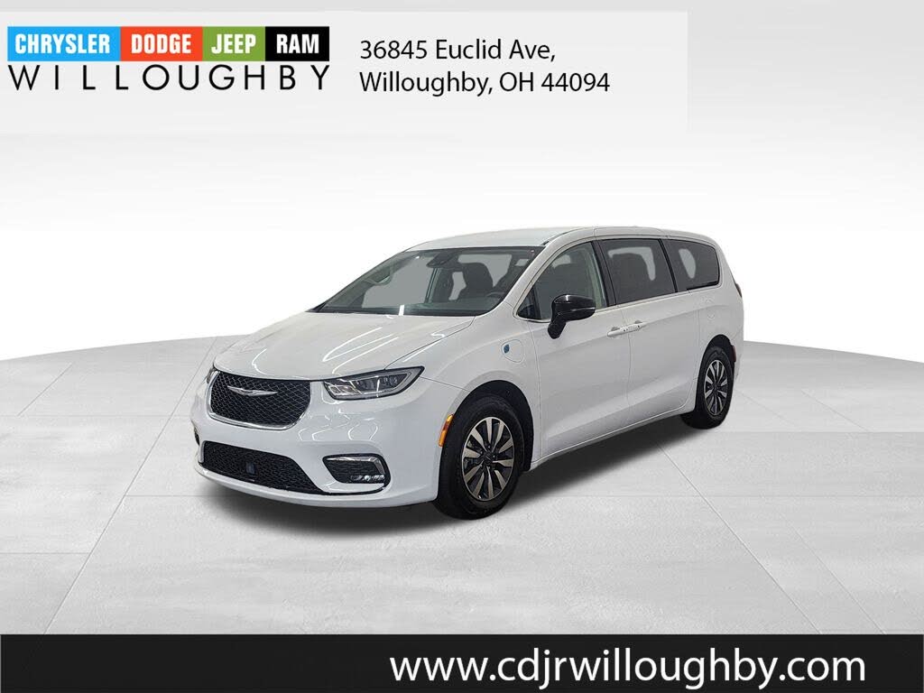 2024 Chrysler Pacifica Plug-In Hybrid Road Tripper PHEV