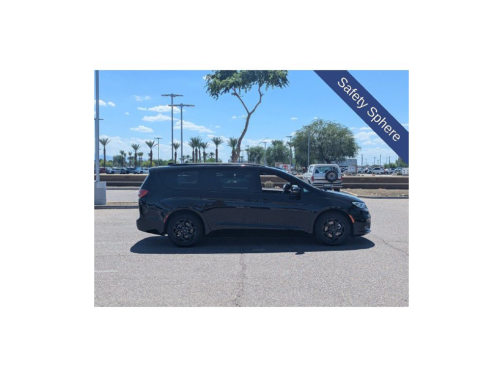 2025 Chrysler Pacifica Plug-In Hybrid Select