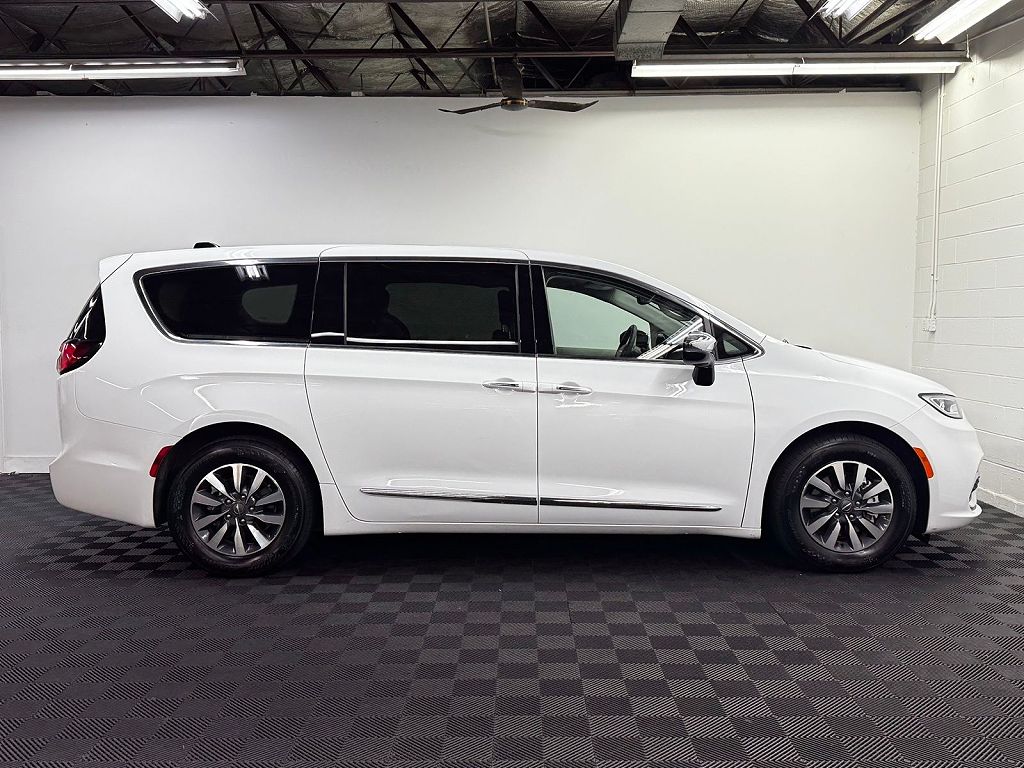 2023 Chrysler Pacifica Hybrid Limited