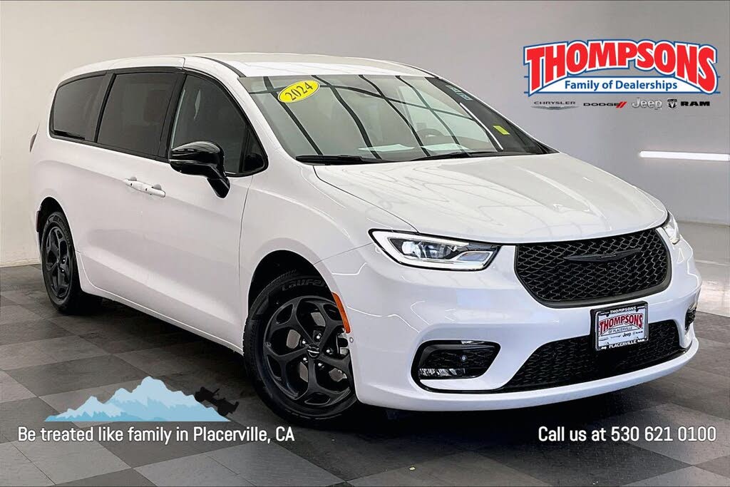 2024 Chrysler Pacifica Plug-In Hybrid Road Tripper PHEV