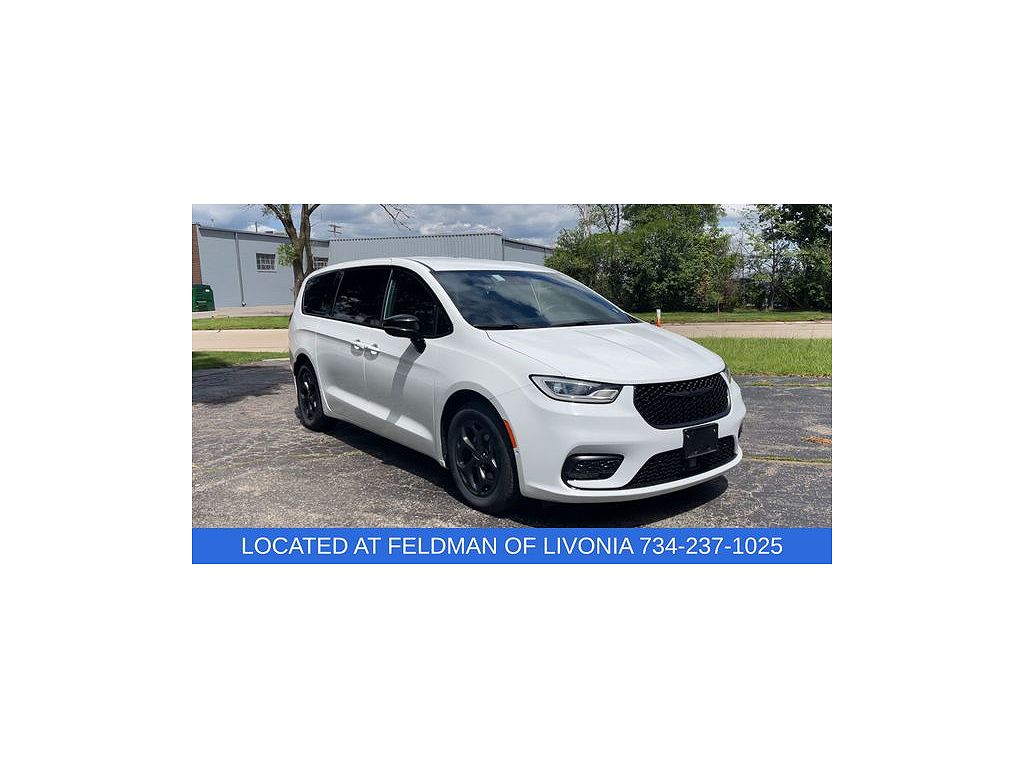 2024 Chrysler Pacifica Plug-In Hybrid Select