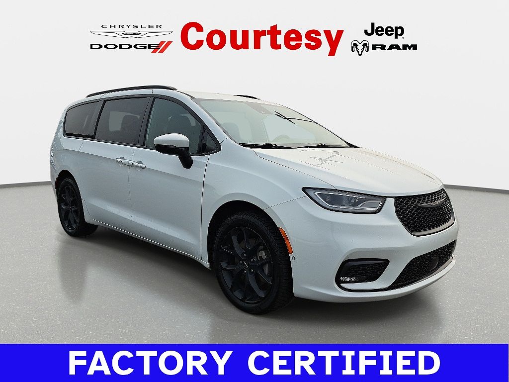 2023 Chrysler Pacifica Touring L