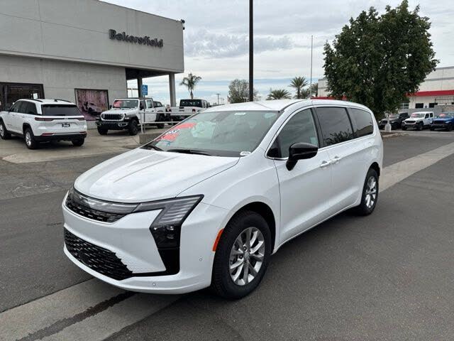 2027 Chrysler Pacifica Select