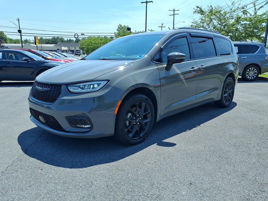 2023 Chrysler Pacifica Touring L