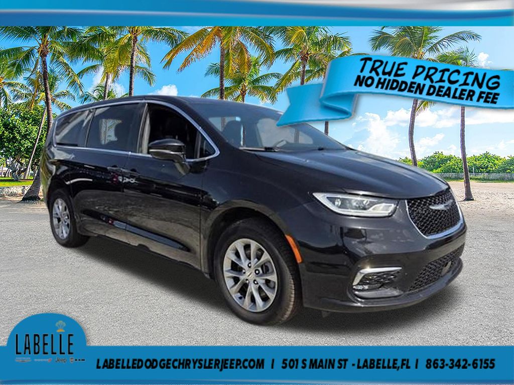 2025 Chrysler Pacifica Select
