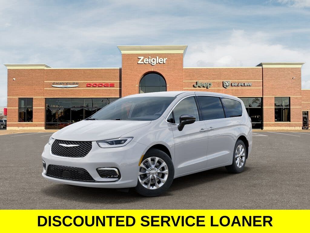 2026 Chrysler Pacifica Select