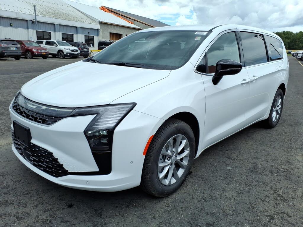 2027 Chrysler Pacifica Select