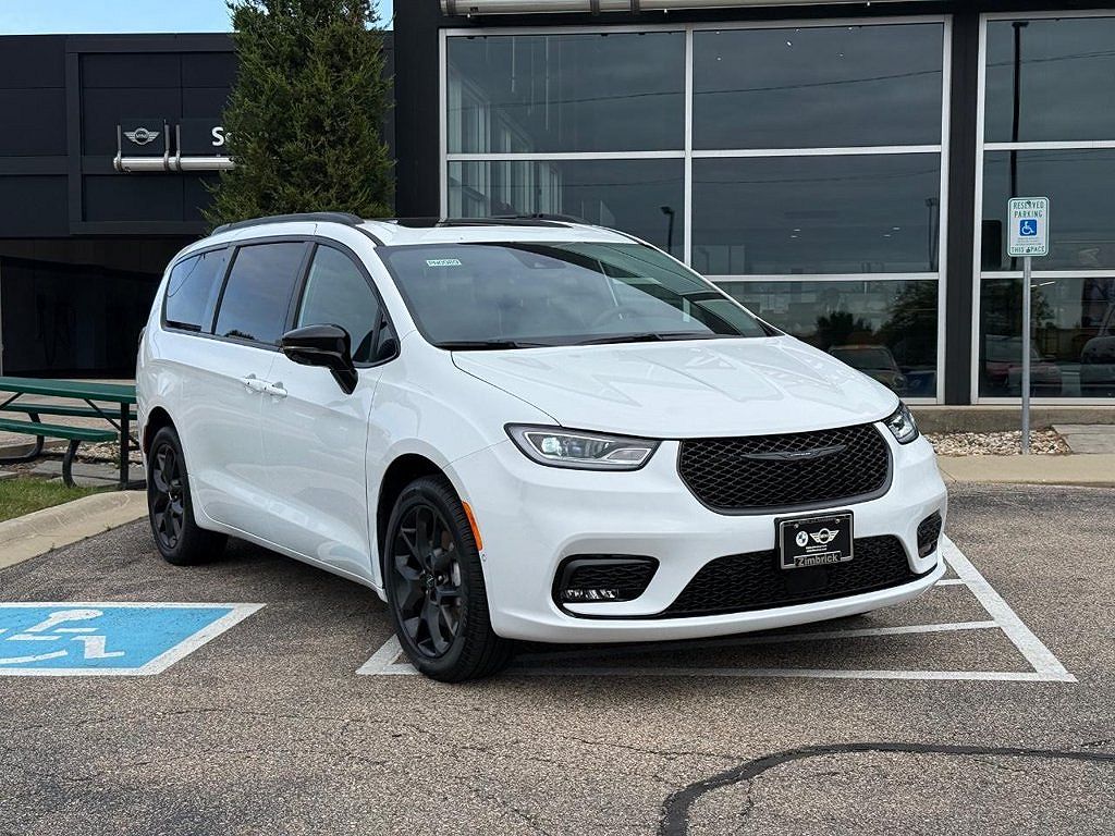 2025 Chrysler Pacifica Limited
