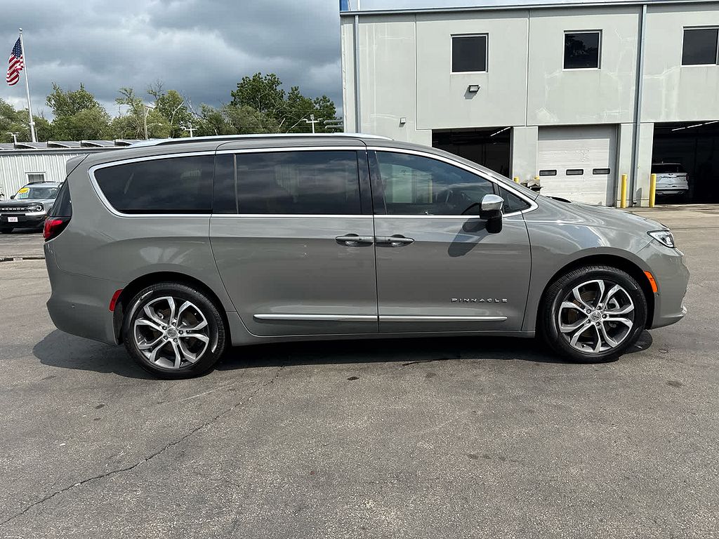 2025 Chrysler Pacifica Pinnacle