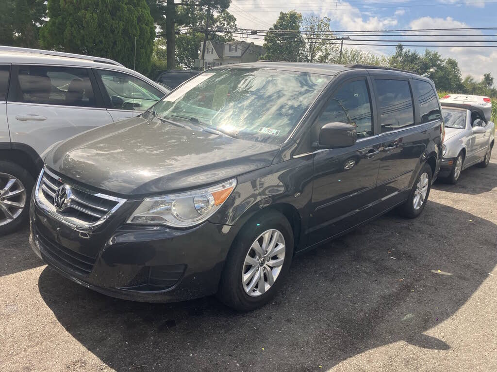 2012 Volkswagen Routan SE
