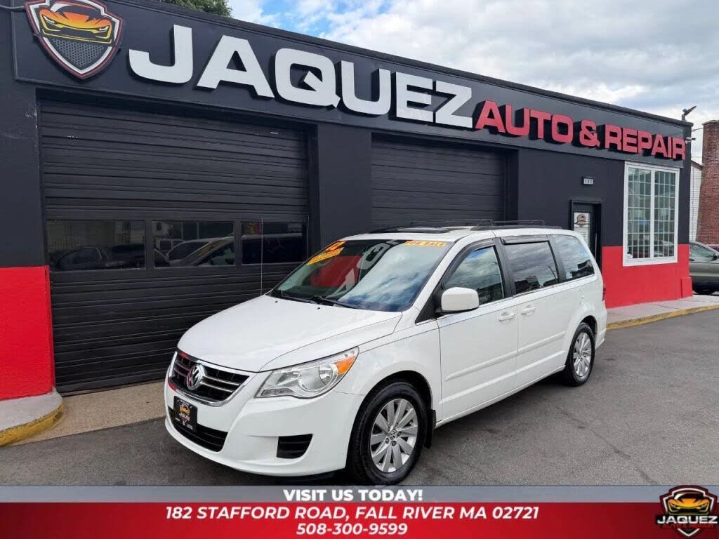 2012 Volkswagen Routan SEL Premium