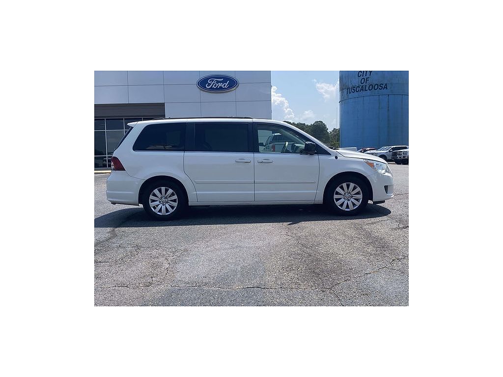 2012 Volkswagen Routan SEL Premium