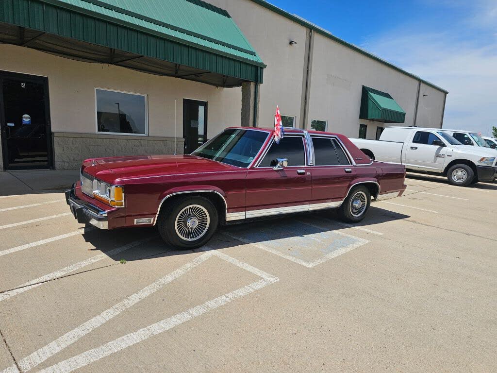 1988 Ford LTD Crown Victoria