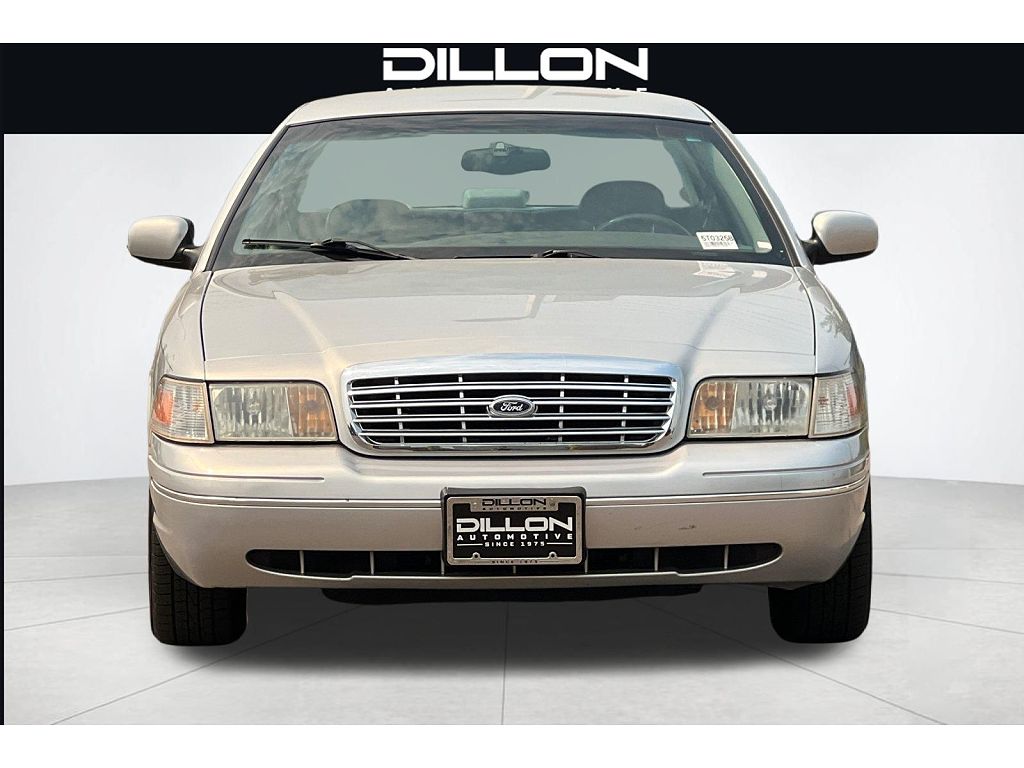 2002 Ford Crown Victoria LX Sport