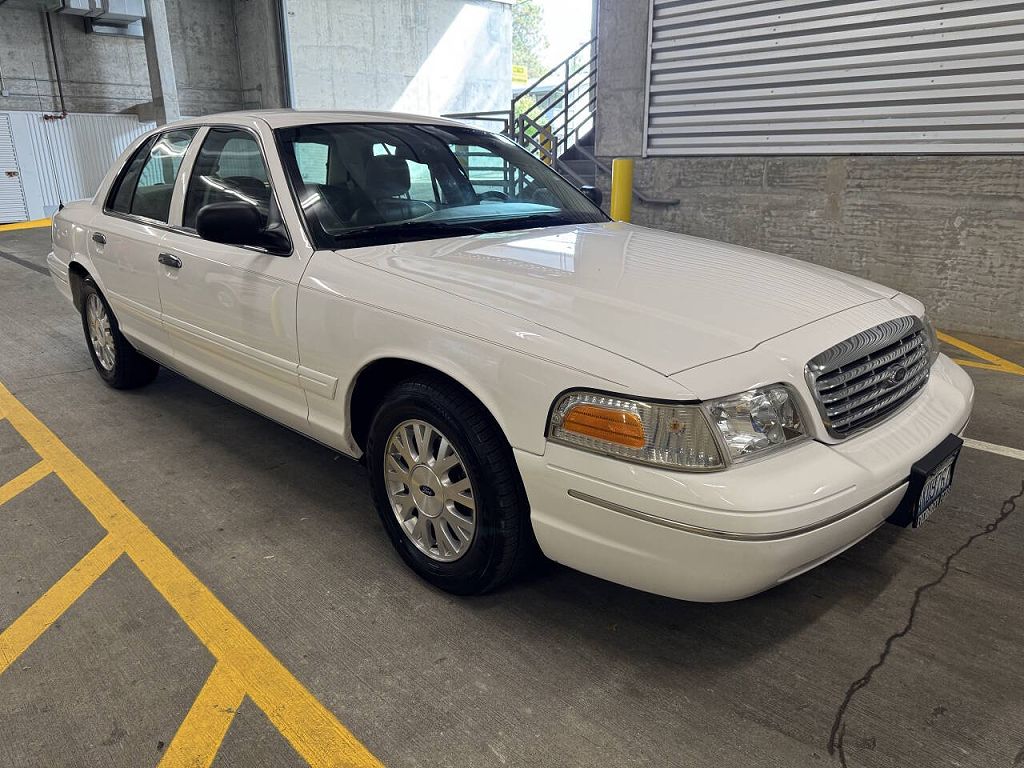 2005 Ford Crown Victoria LX