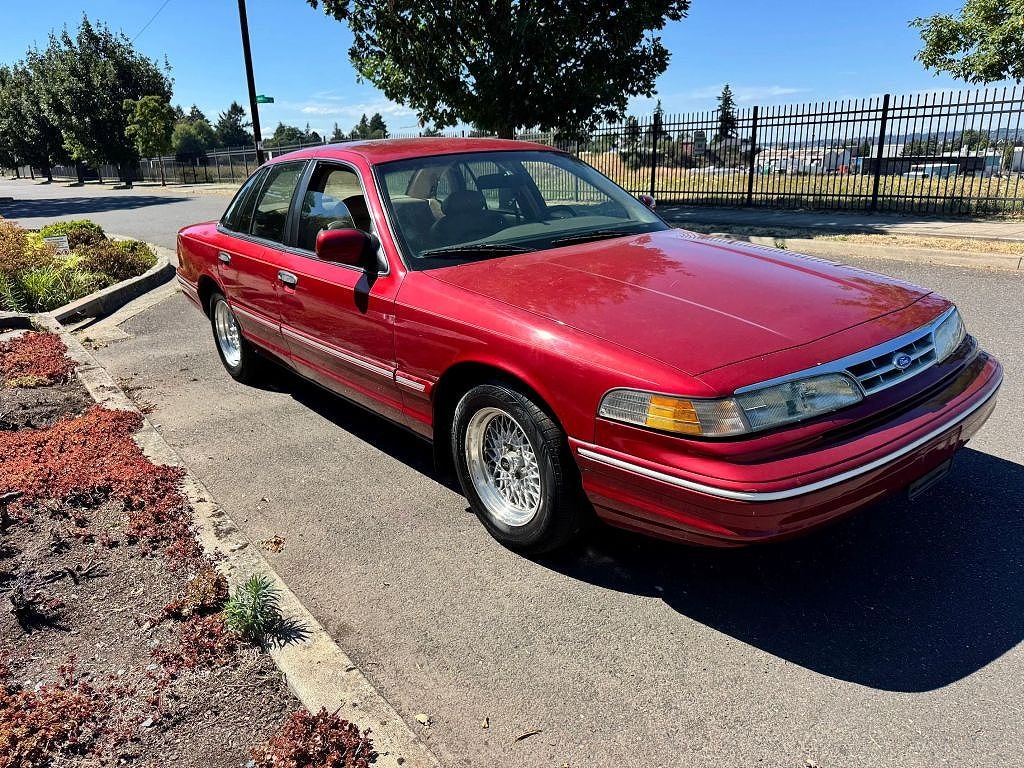 1997 Ford Crown Victoria LX
