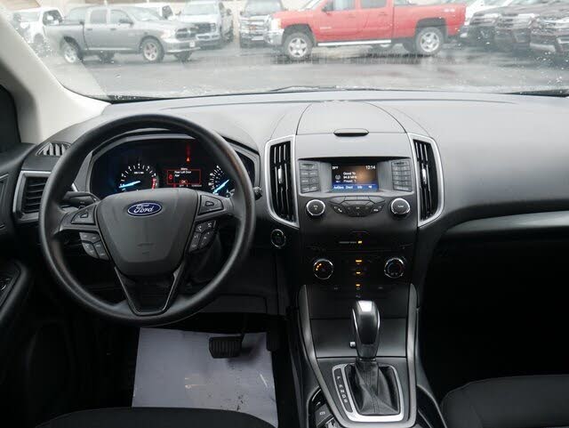 Vehicle Image 4 of 27 for 2018 Ford Edge