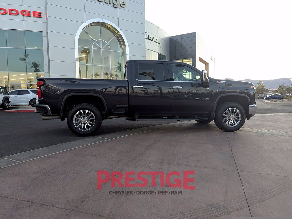 2024 Chevrolet Silverado 3500HD LTZ