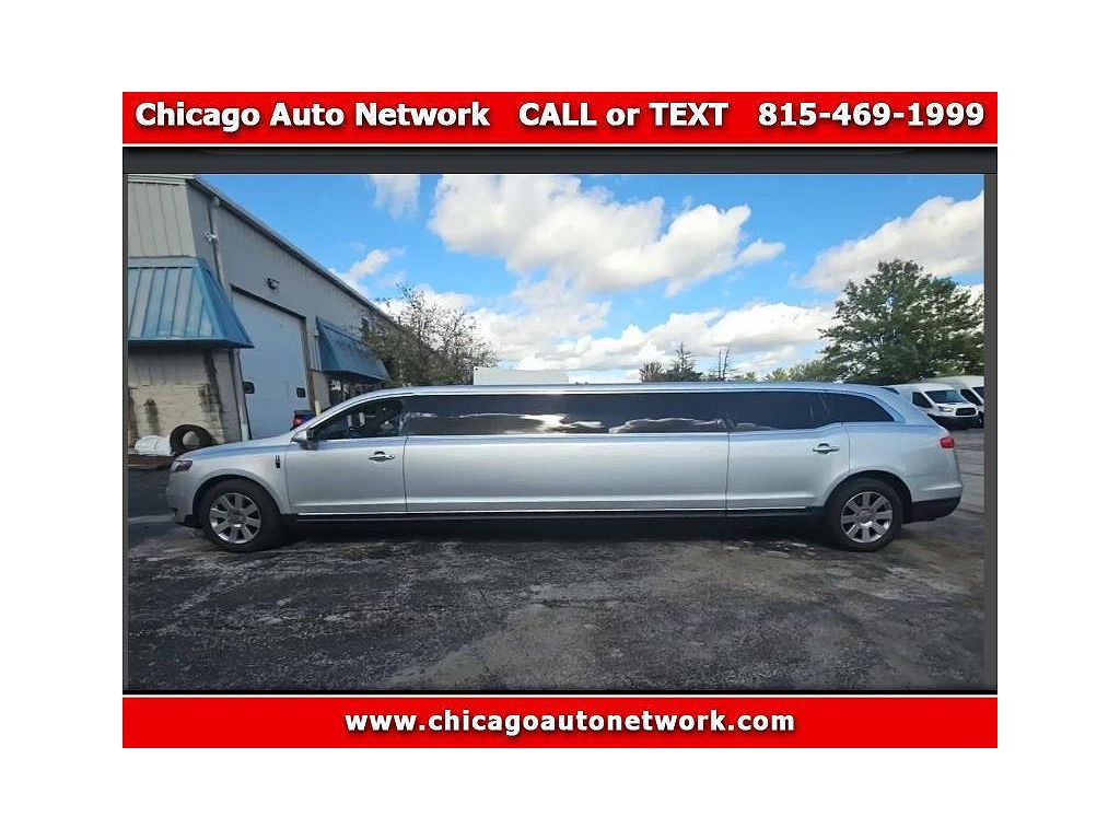 2013 Lincoln MKT Limousine