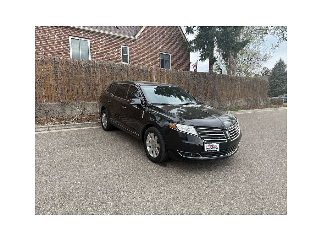 2019 Lincoln MKT Limousine