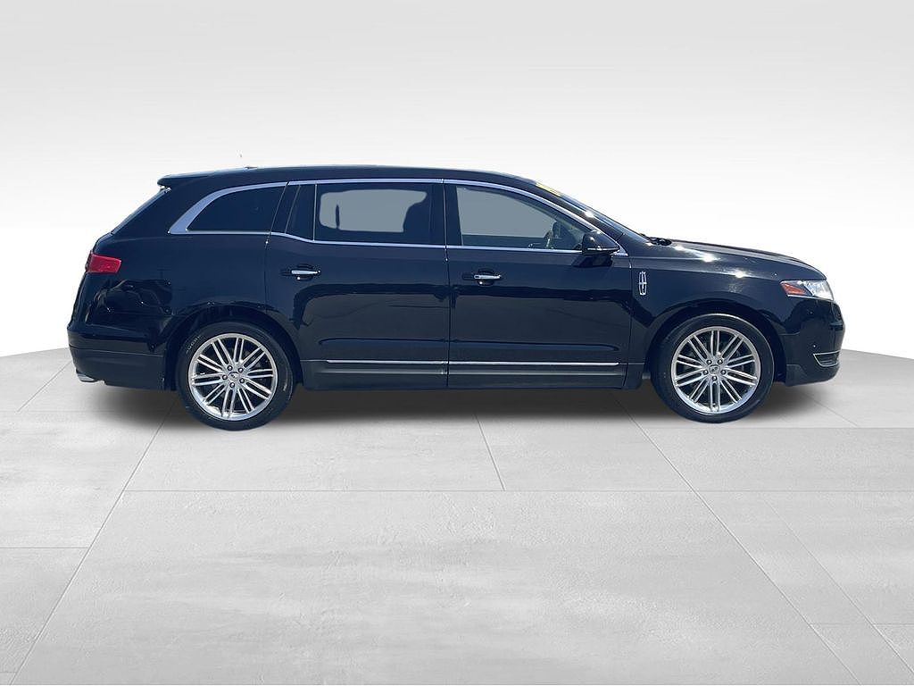 2019 Lincoln MKT Reserve
