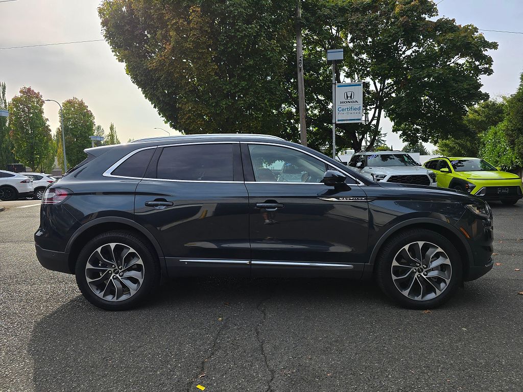 2022 Lincoln Nautilus Reserve