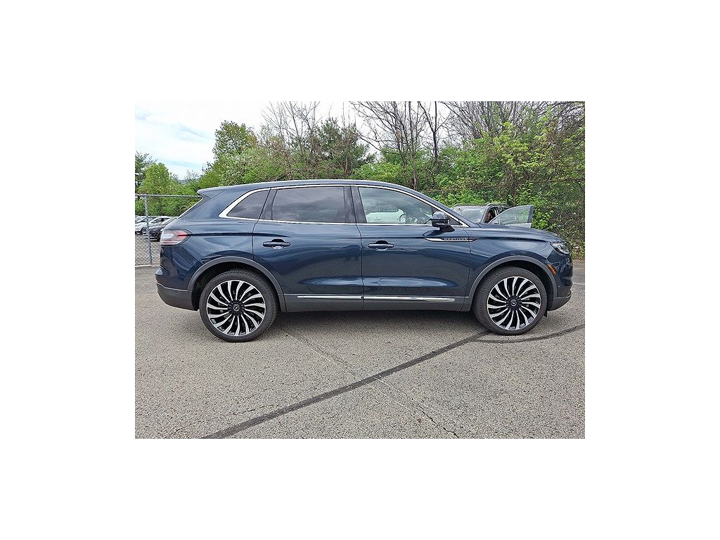2023 Lincoln Nautilus Black Label