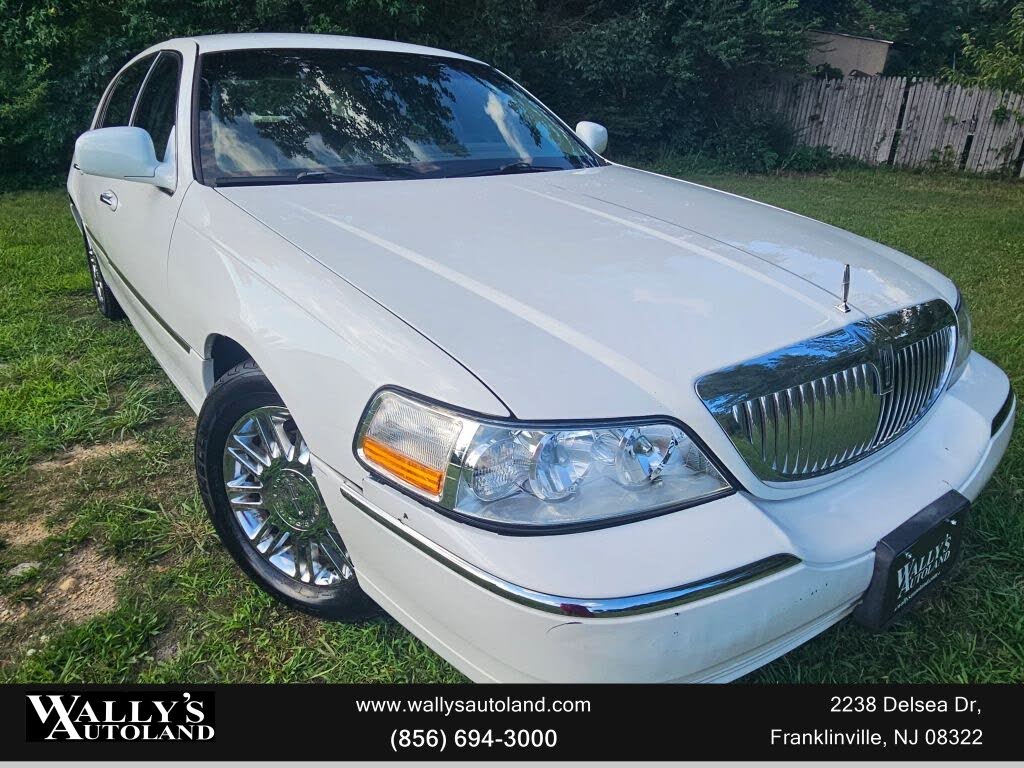 2010 Lincoln Town Car Signature Limited