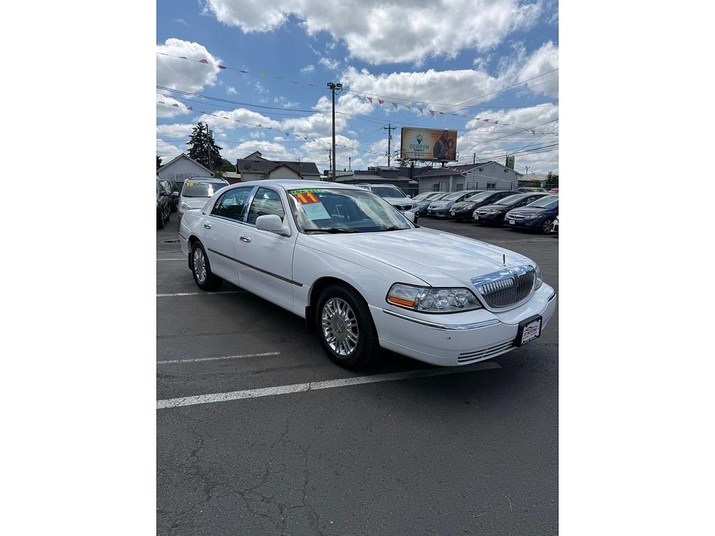 2011 Lincoln Town Car Signature Limited Fleet