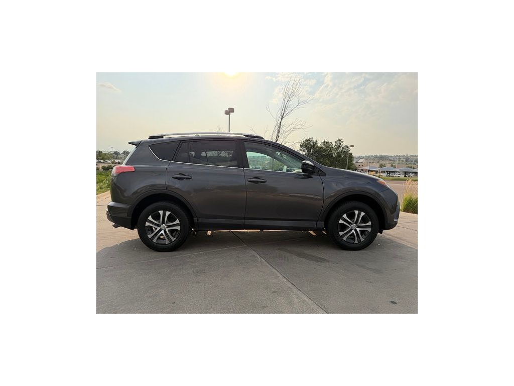 2016 Toyota RAV4 LE
