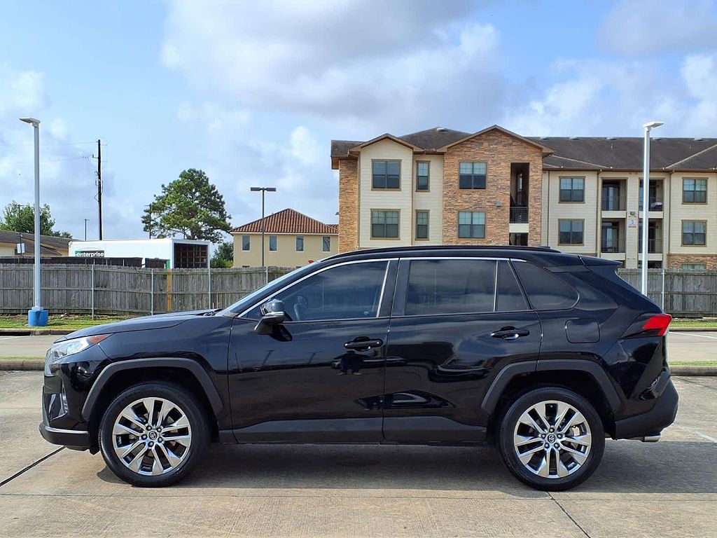 2021 Toyota RAV4 XLE Premium
